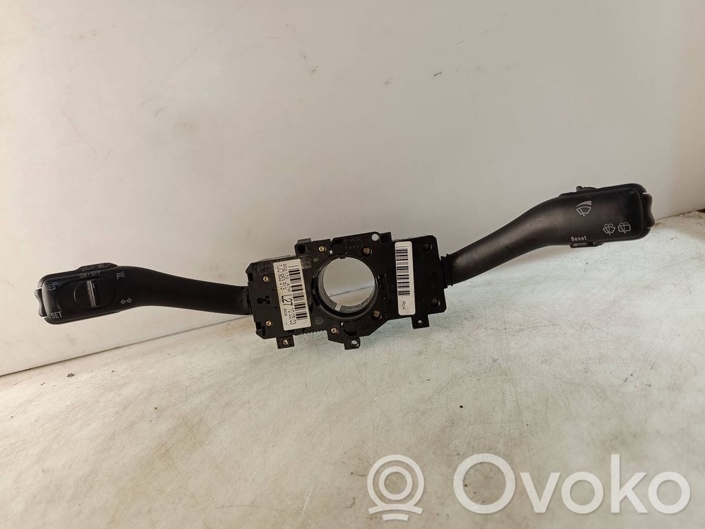 Volkswagen PASSAT B5.5 Wiper turn signal indicator stalk/switch 