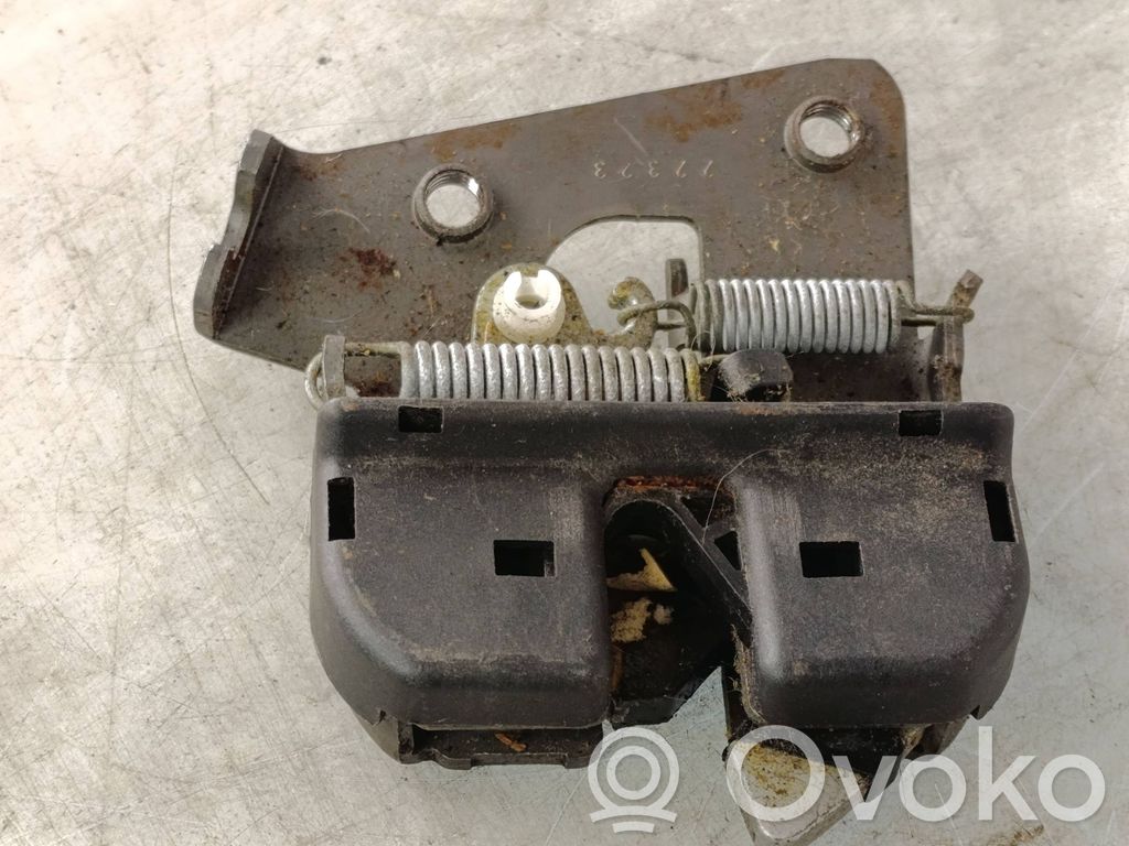 BMW 4 F32 F33 Sedynės nugaros atramos spyna 