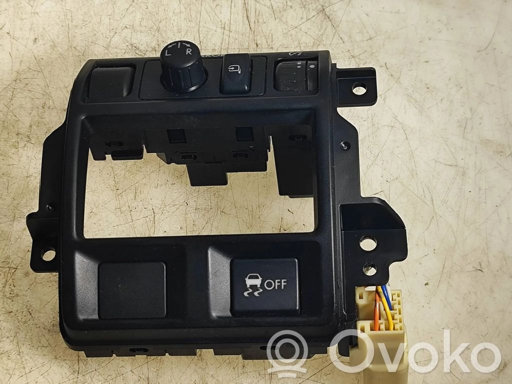 Subaru Legacy Wing mirror switch 