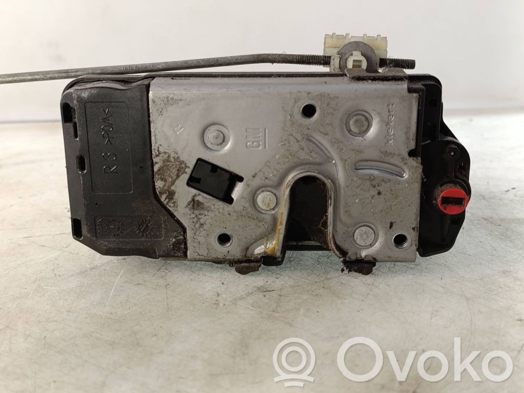 Opel Astra H Takaoven lukko 