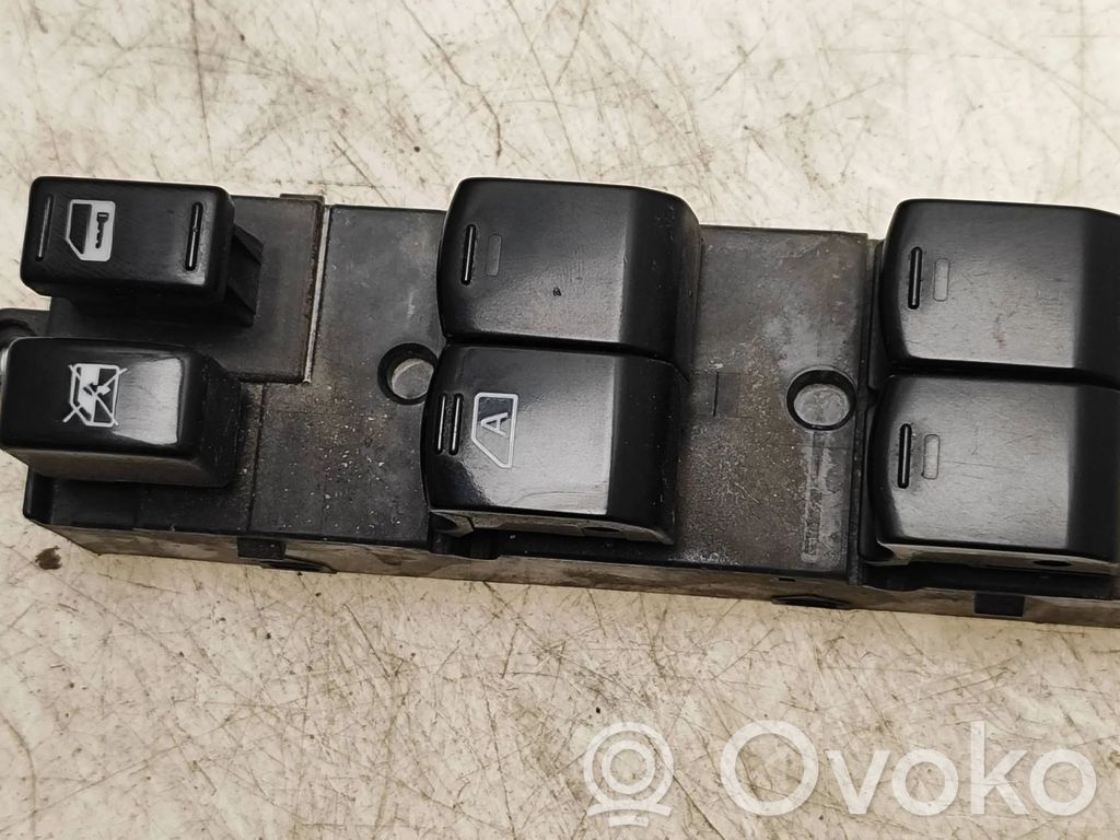 Subaru Forester SH Electric window control switch 