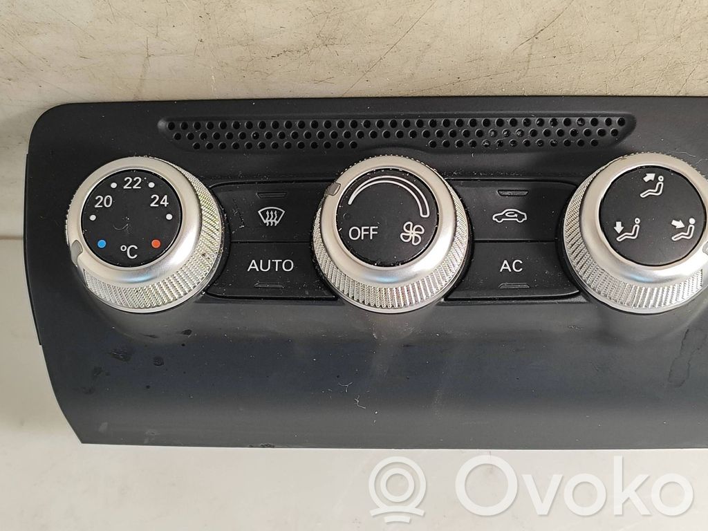 Audi A1 Climate control unit 