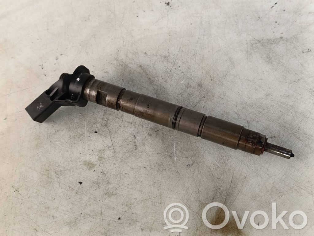 Audi A4 S4 B7 8E 8H Fuel injector 