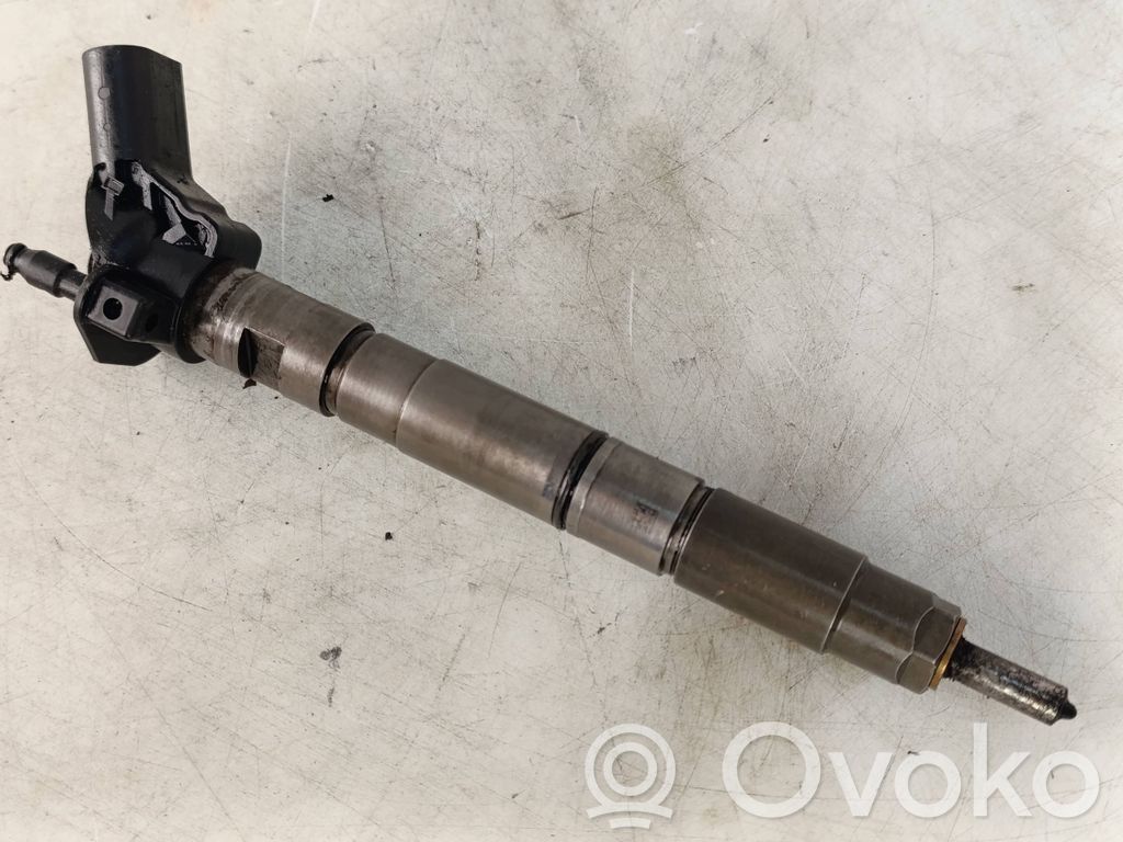 Audi A4 S4 B7 8E 8H Fuel injector 