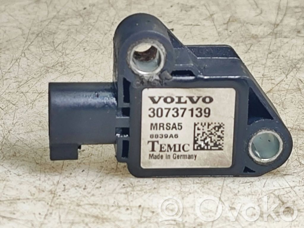 Volvo C30 Airbag deployment crash/impact sensor 