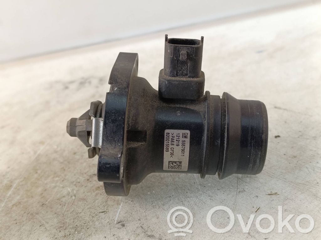 Opel Astra J Carcasa del termostato 