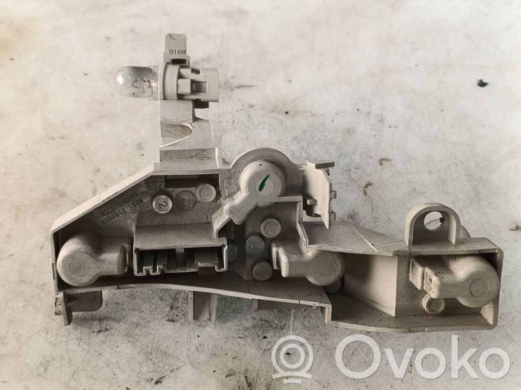 BMW 1 E81 E87 Tail light bulb cover holder 