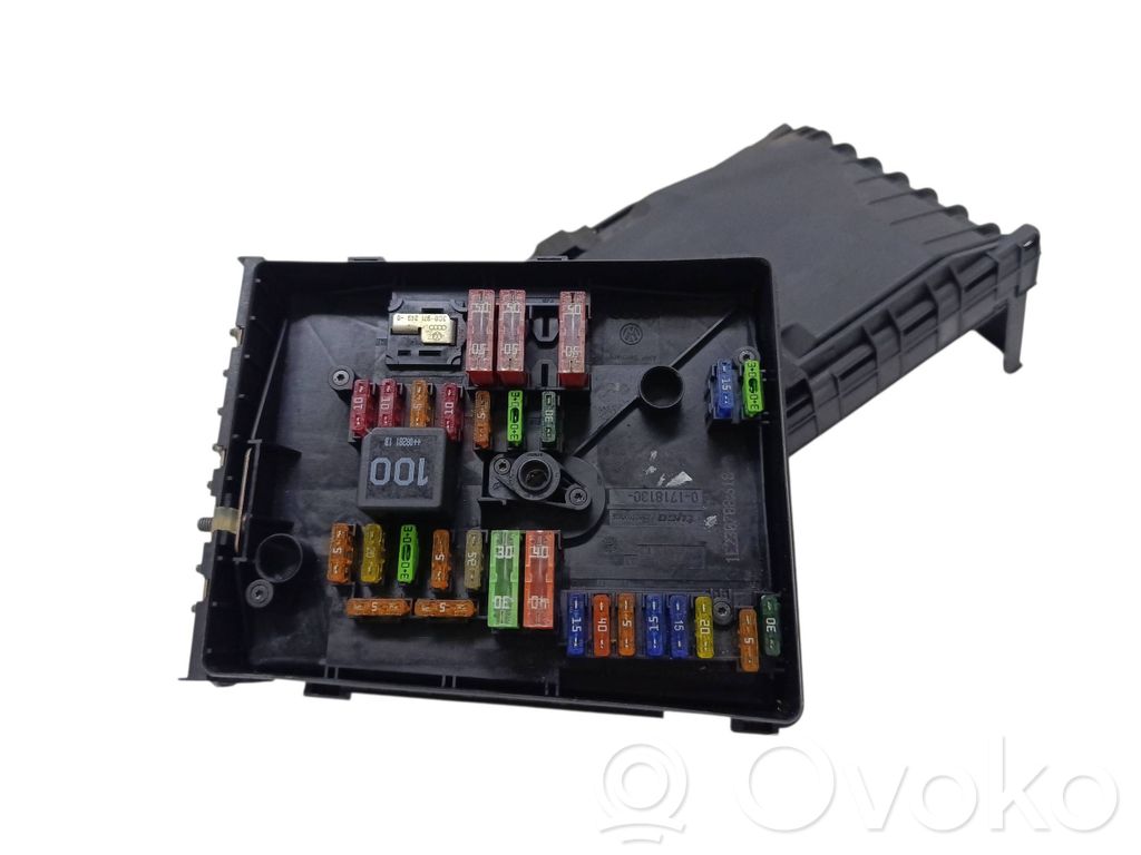 Skoda Octavia Mk2 (1Z) Fuse module 