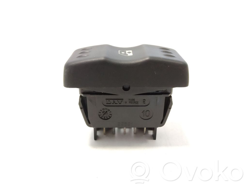 Dacia Logan I Electric window control switch 