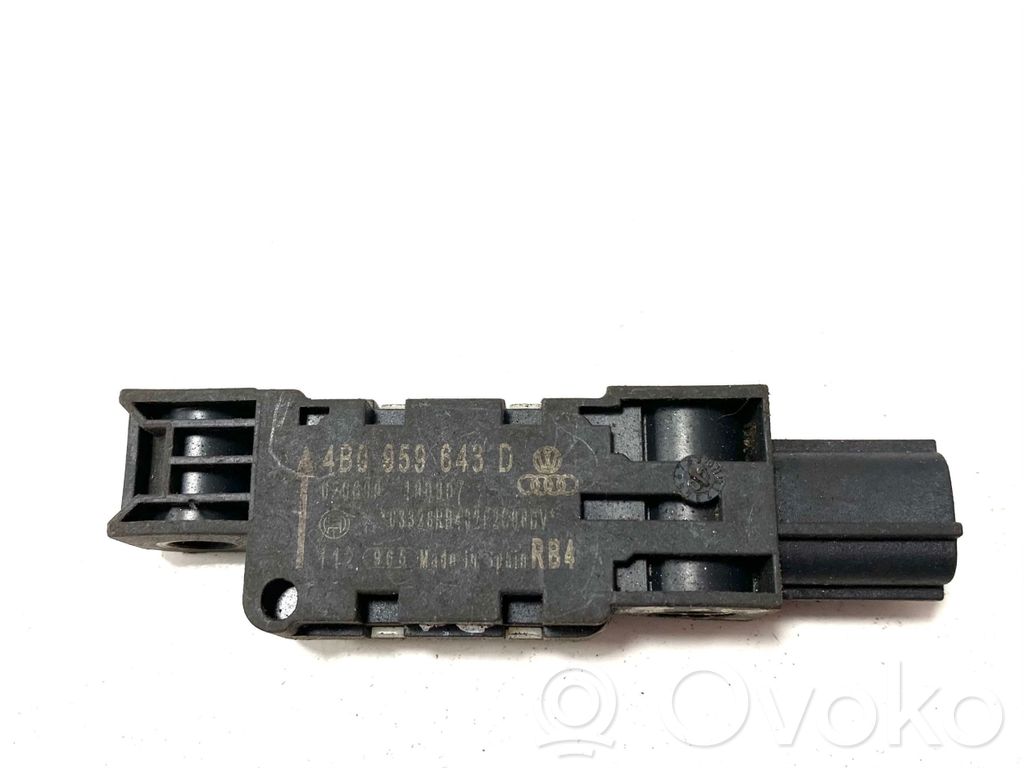 Audi A8 S8 D3 4E Airbag deployment crash/impact sensor 