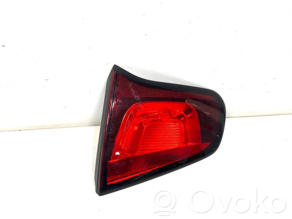 Citroen C3 Aizmugurējais lukturis pārsegā 