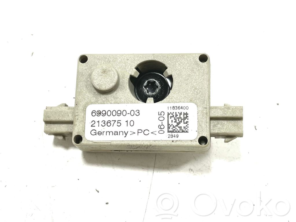 BMW 3 E90 E91 Aerial antenna amplifier 