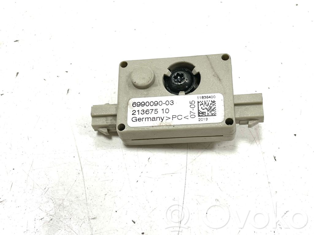 BMW 3 E90 E91 Aerial antenna amplifier 