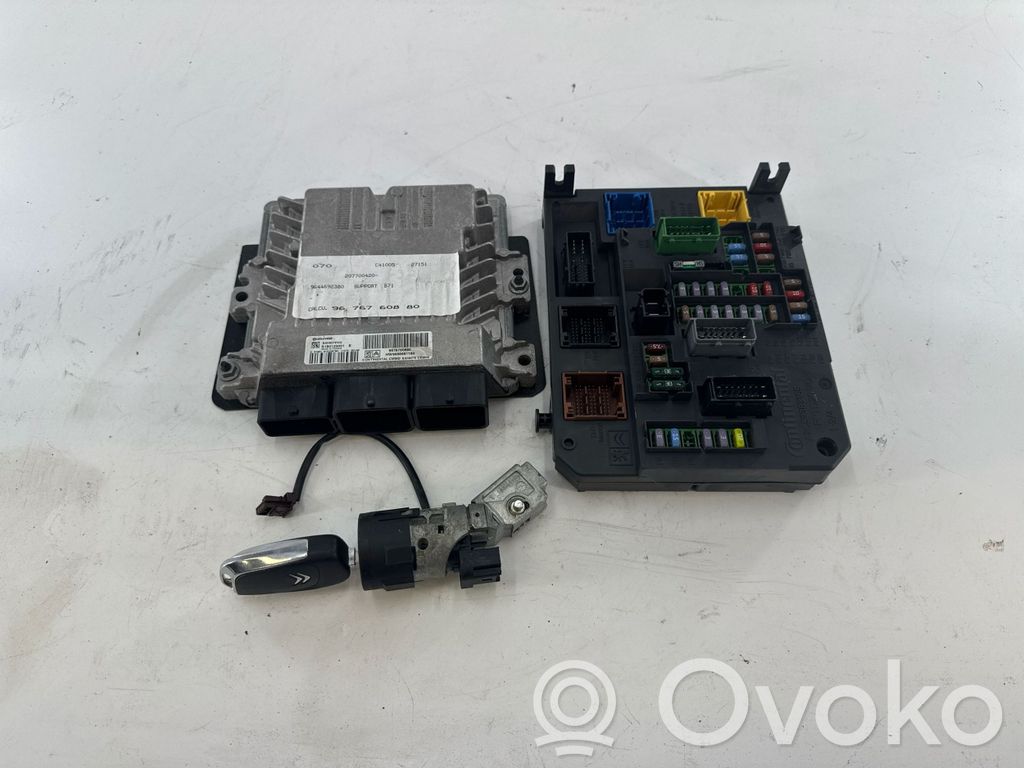 Citroen C4 II Engine ECU kit and lock set 