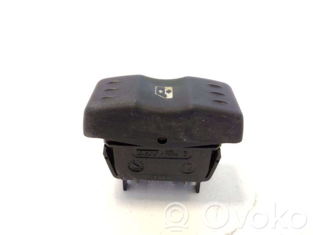 Dacia Logan I Electric window control switch 