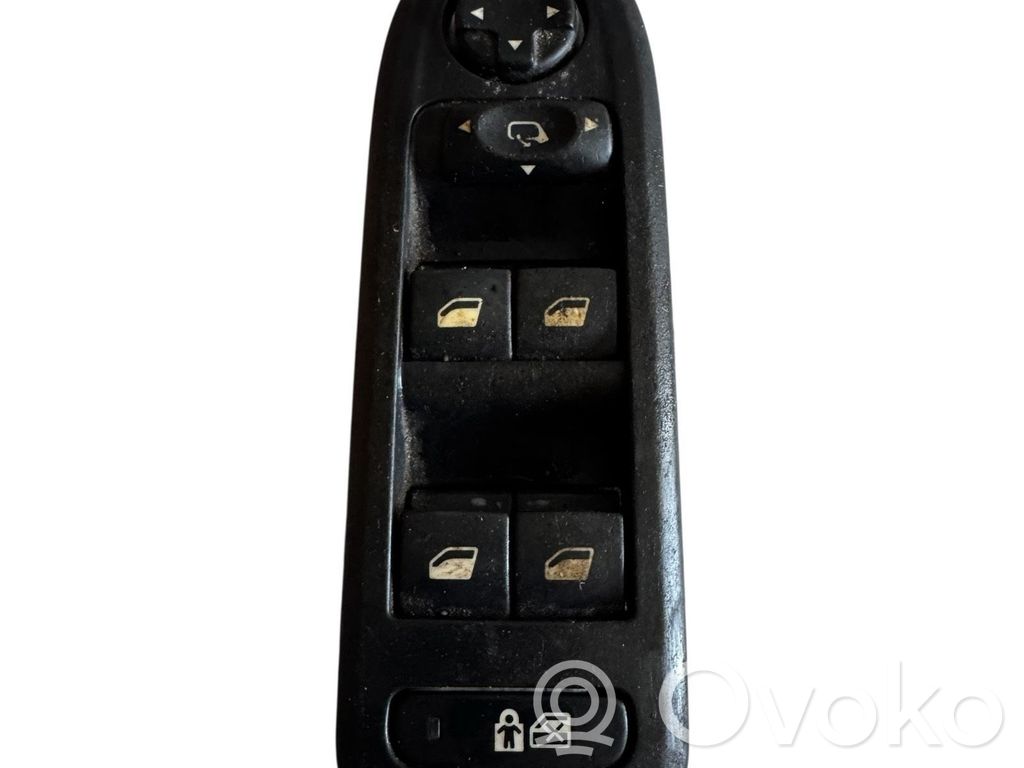 Peugeot 508 Electric window control switch 