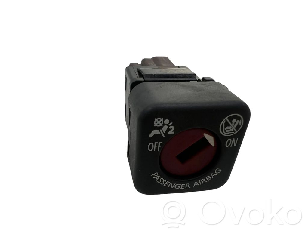 Peugeot 3008 II Passenger airbag on/off switch 
