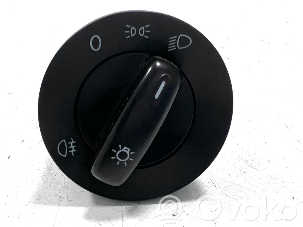 Volkswagen PASSAT B6 Light switch 