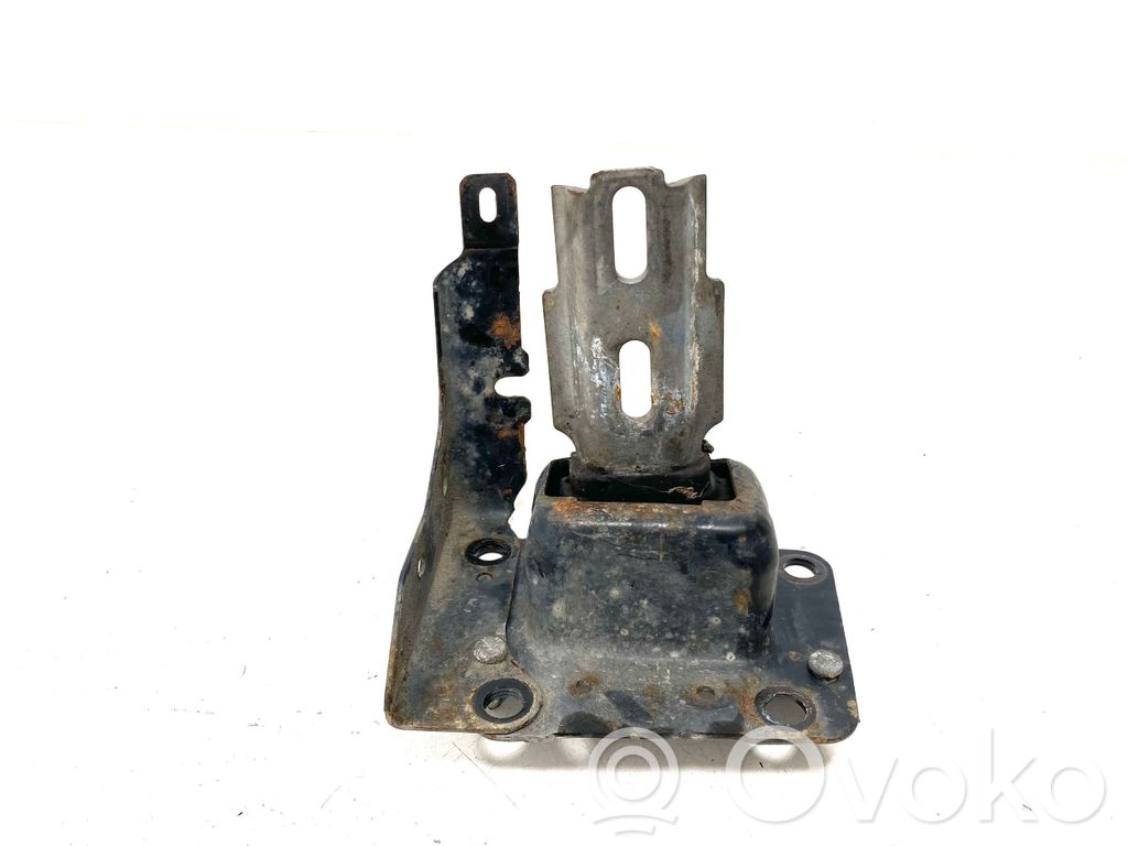 Peugeot 207 Engine mount bracket 