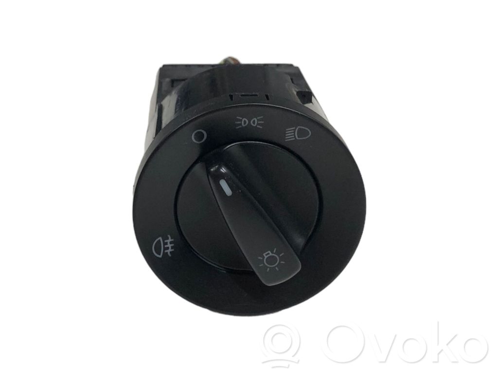 Skoda Fabia Mk2 (5J) Light switch 