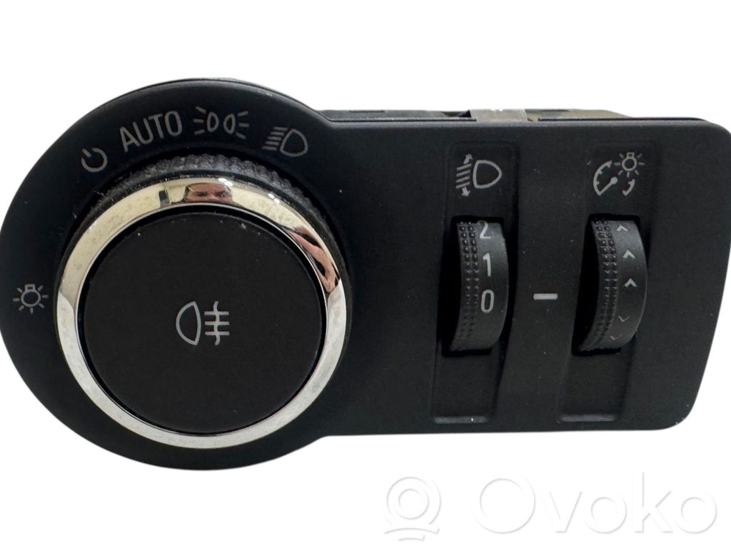 Opel Astra J Light switch 