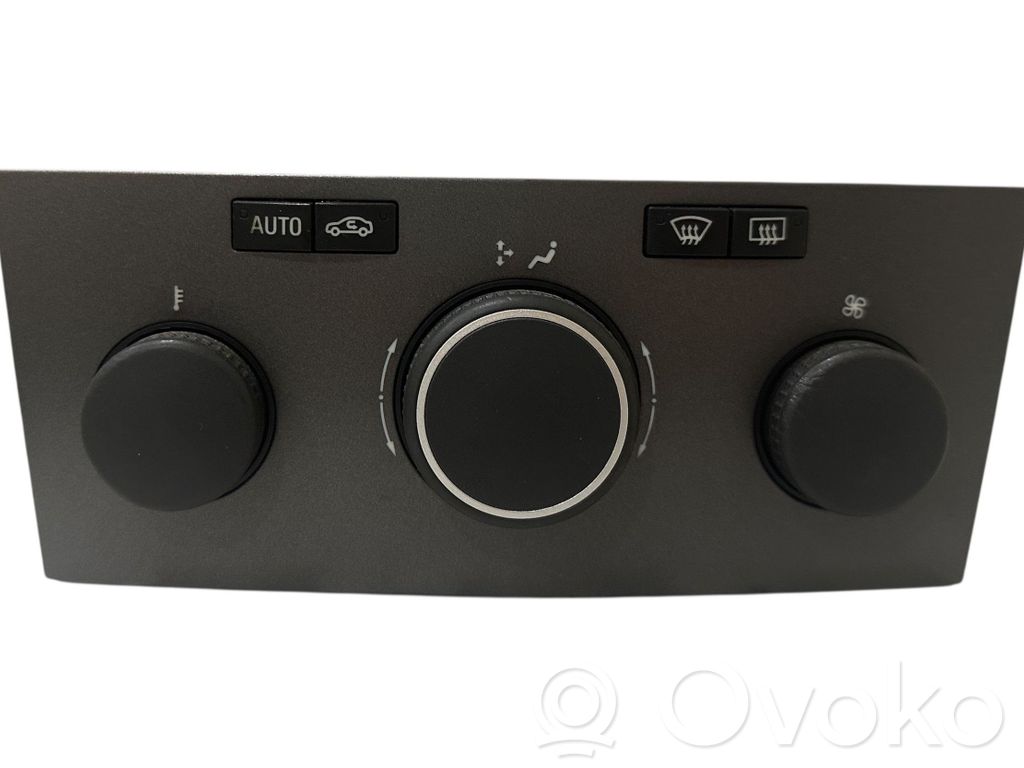 Opel Astra H Climate control unit 