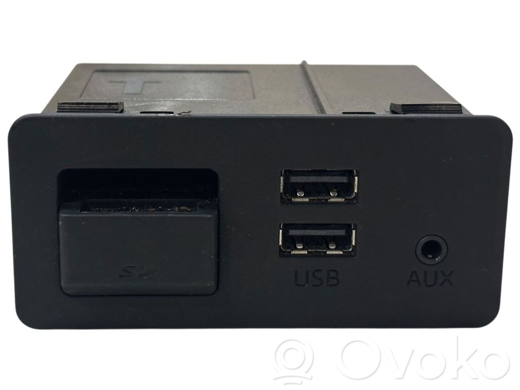 Mazda CX-5 USB socket connector 