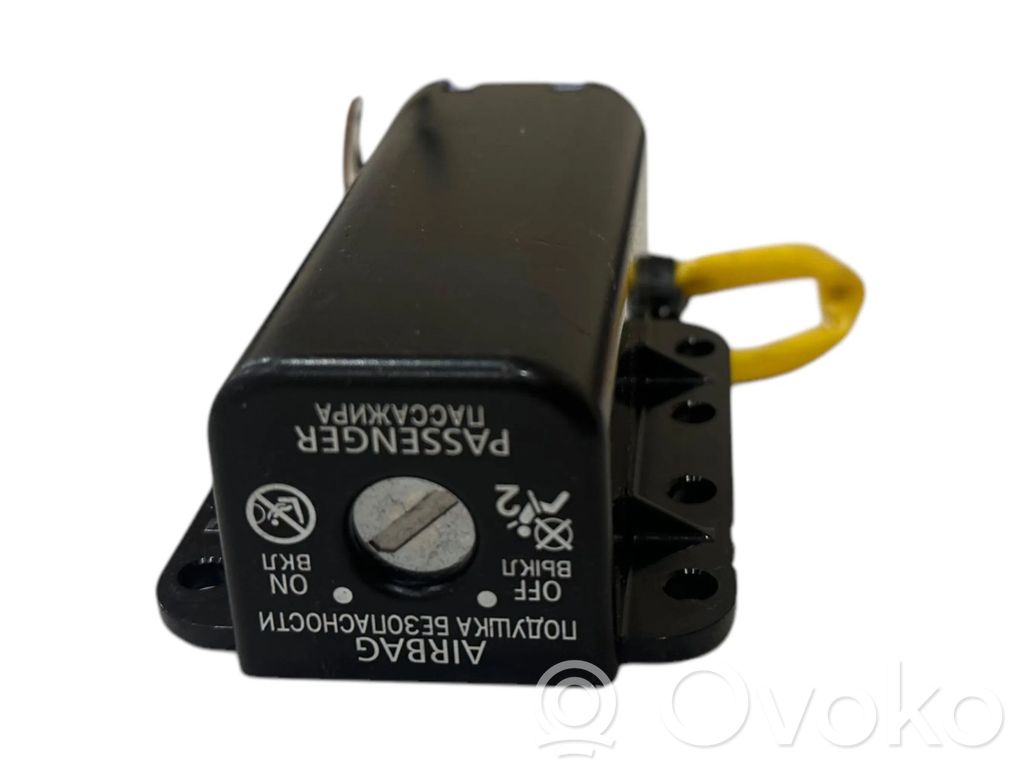 Citroen C4 Aircross Passenger airbag on/off switch 