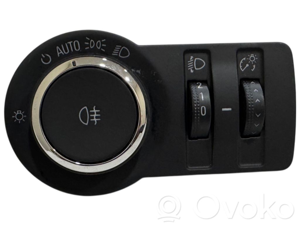 Opel Astra J Light switch 