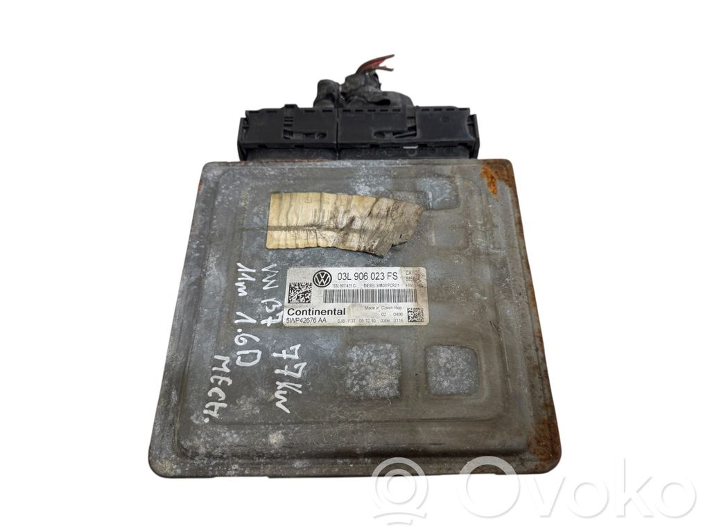 Volkswagen PASSAT B7 Engine control unit/module 