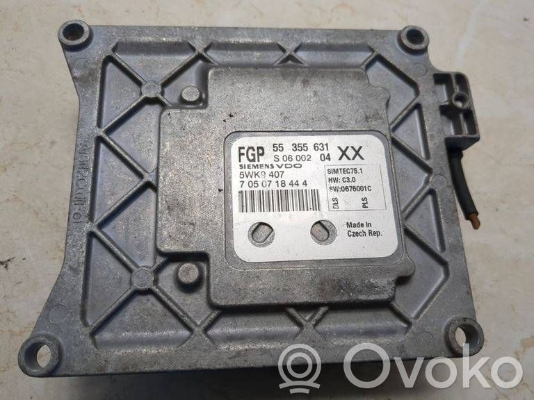 Opel Zafira B Engine control unit/module 