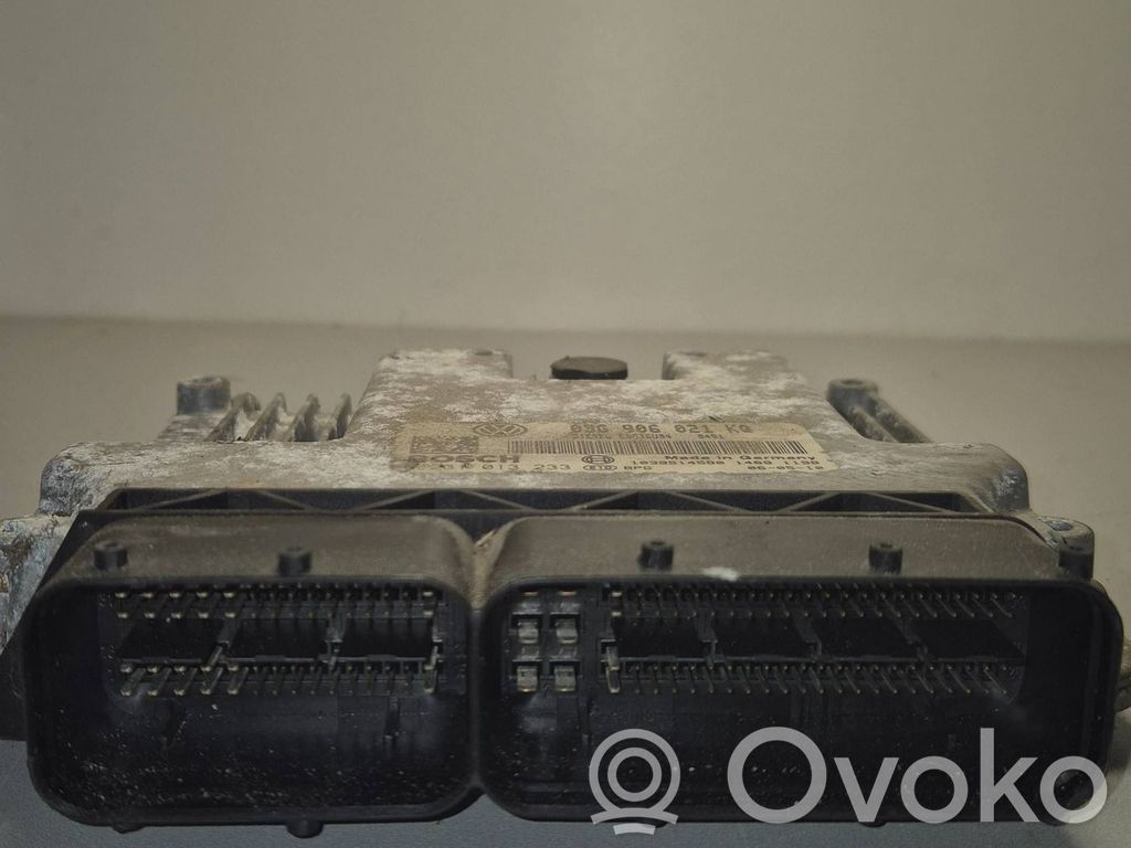 Volkswagen Golf V Engine control unit/module 