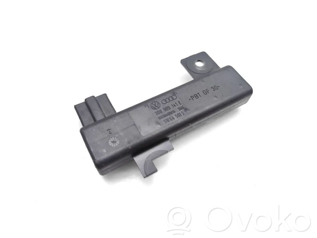 Volkswagen Touareg I Interior comfort aerial antenna 