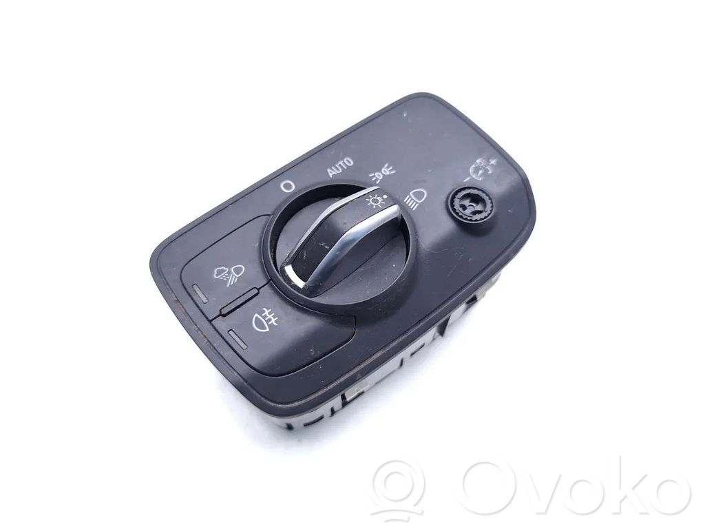 Audi Q2 - Light switch 