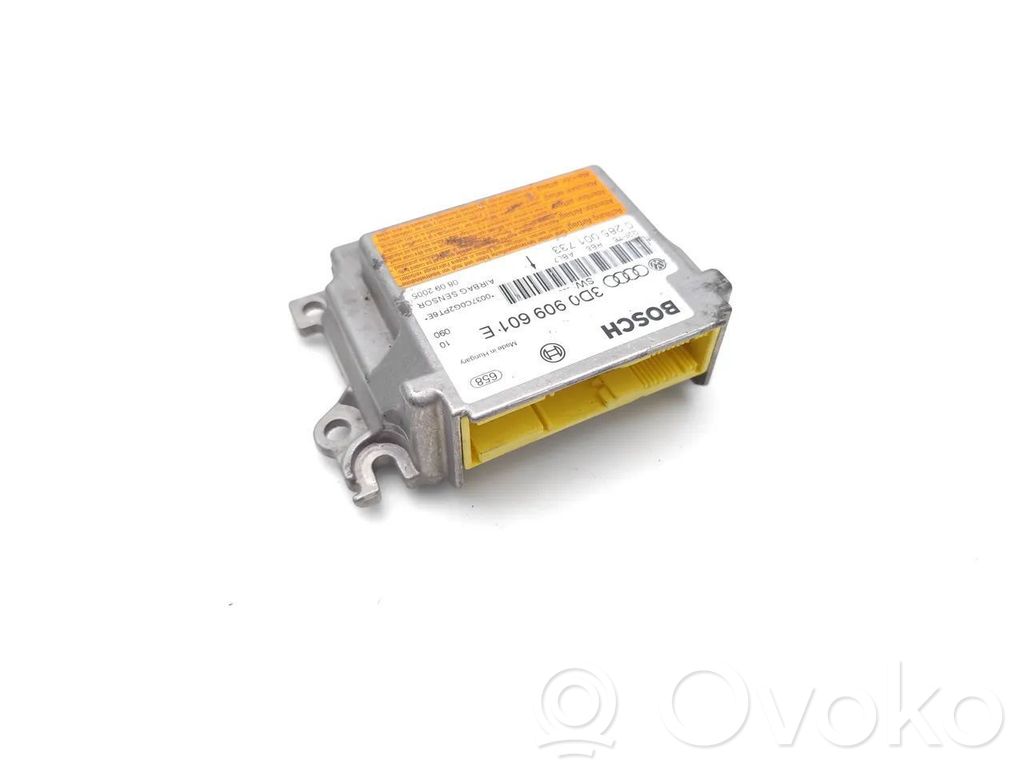 Volkswagen Touareg I Airbag control unit/module 