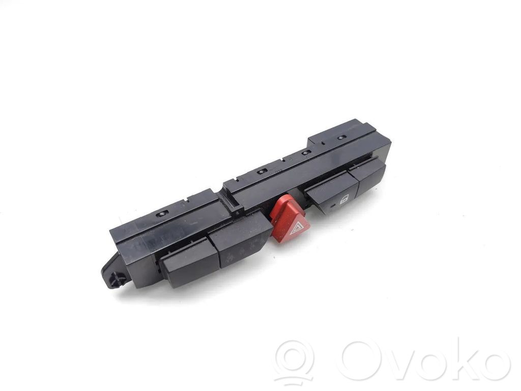 KIA Ceed Hazard light switch 