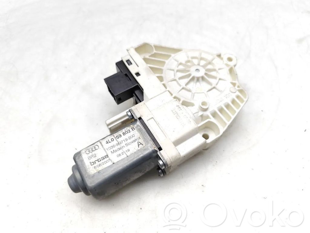 Audi Q7 4L Motor del regulador de la ventanilla de la puerta delantera 