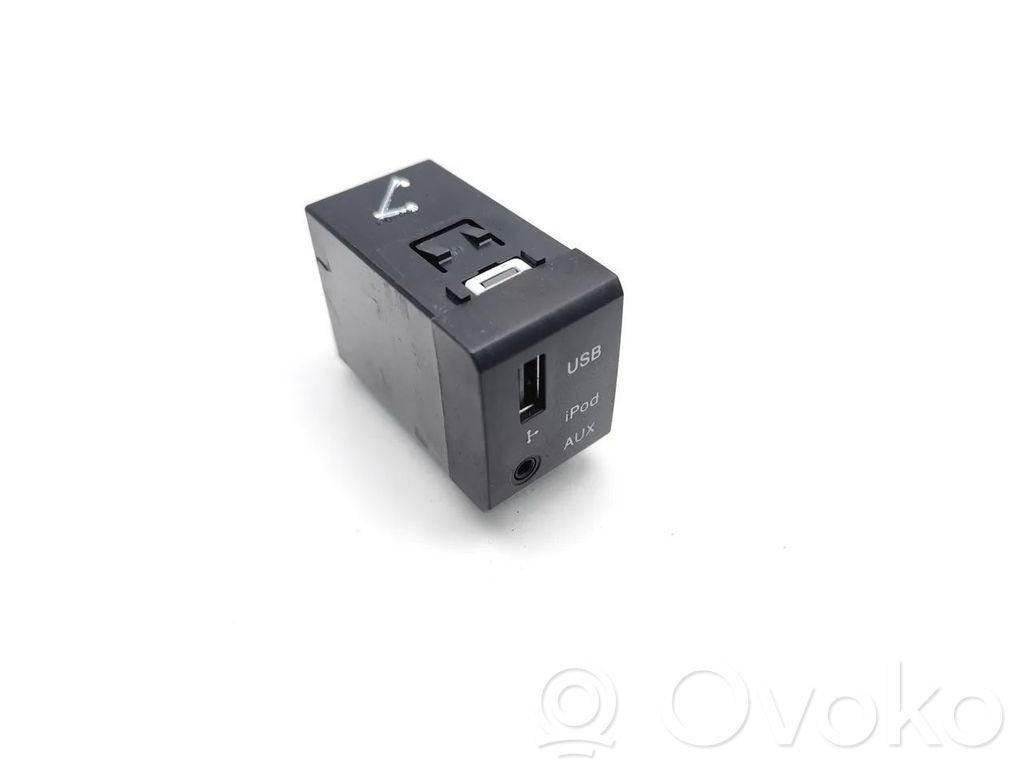 KIA Ceed USB socket connector 