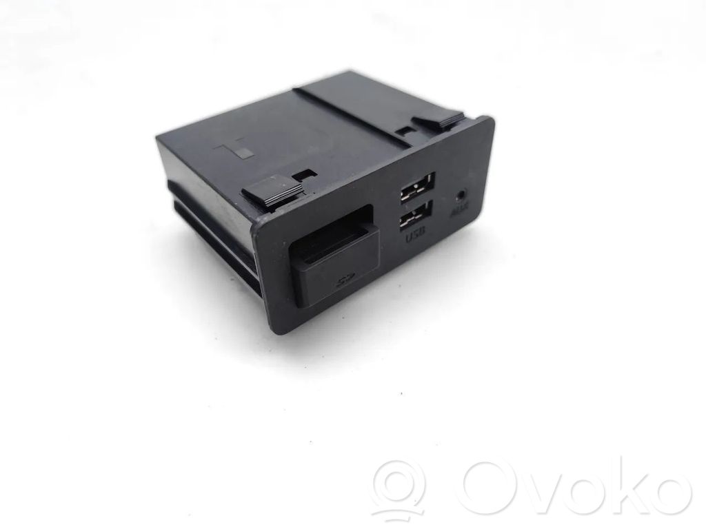 Mazda CX-3 USB socket connector 