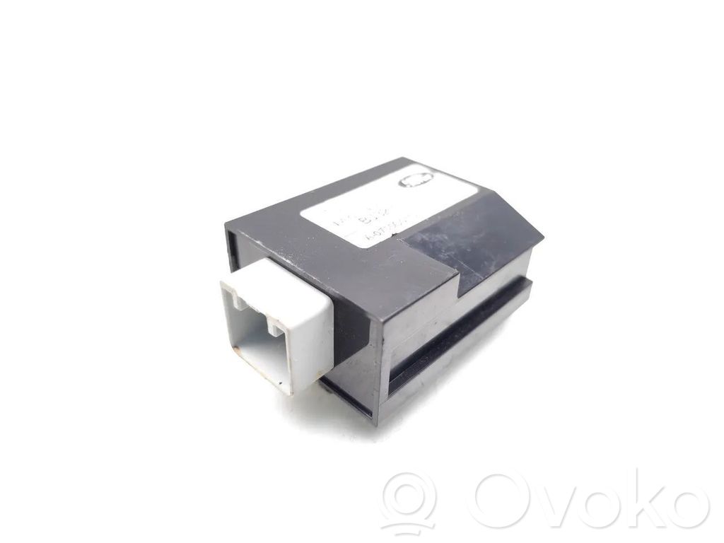 Land Rover Range Rover Evoque L551 Window wiper relay 