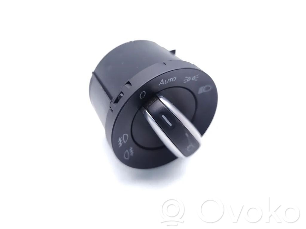 Volkswagen Tiguan Light switch 