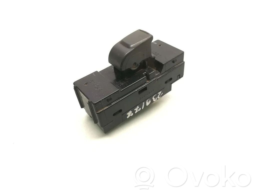 Isuzu Rodeo Electric window control switch 