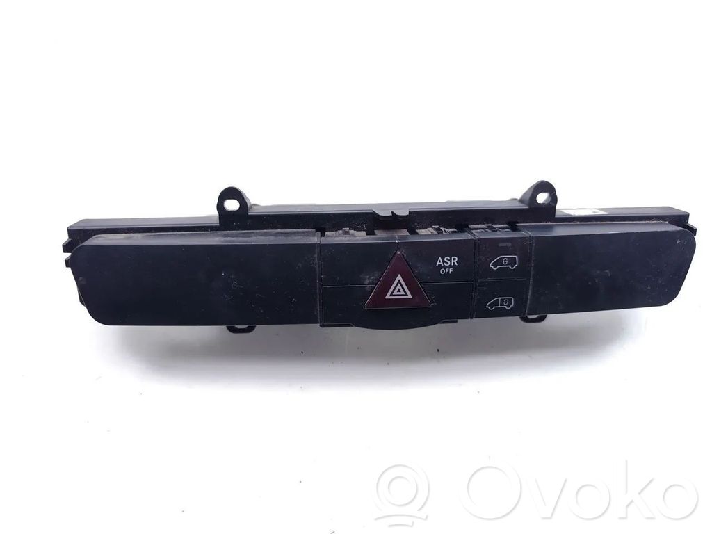 Volkswagen Crafter Botón interruptor de luz de peligro 