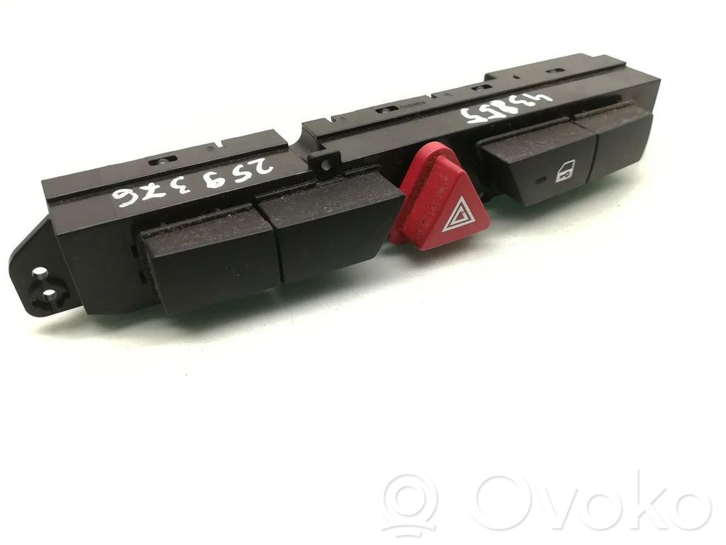 KIA Ceed Hazard light switch 