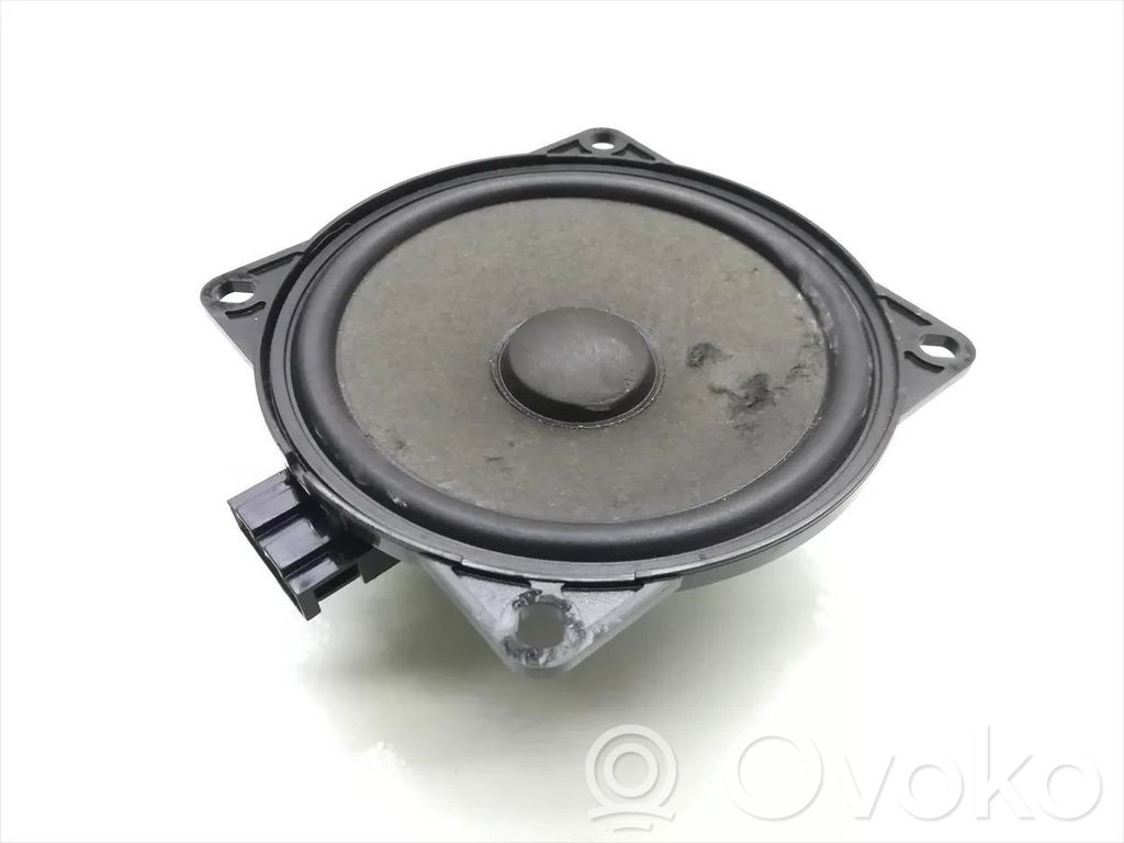 Volkswagen Jetta V Altavoz de la puerta delantera 