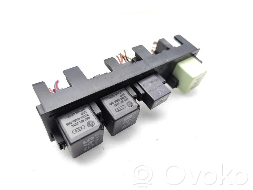 Volkswagen Golf VI Fuse box set 