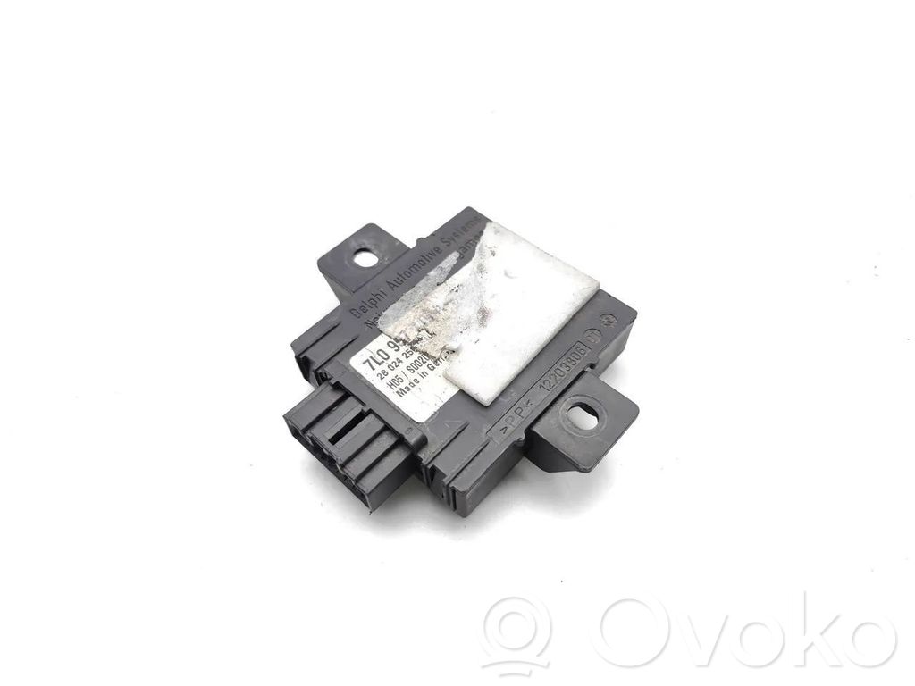 Volkswagen Touareg I Alarm control unit/module 
