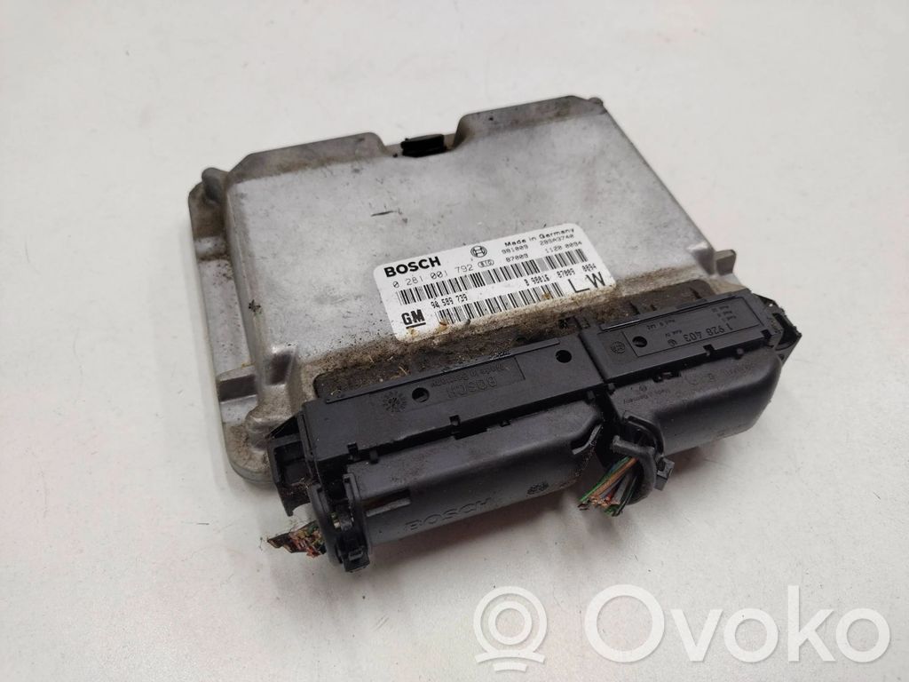 Opel Frontera B Engine control unit/module 