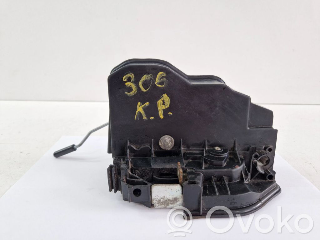 BMW 1 F20 F21 Front door lock 