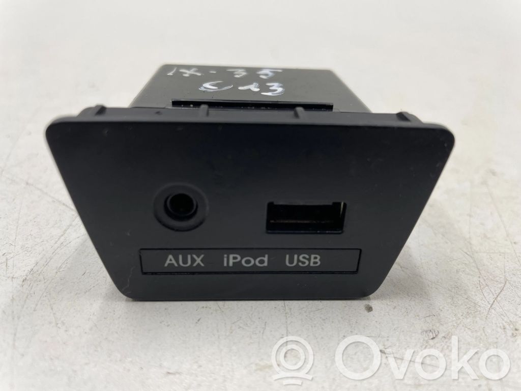 Hyundai ix35 Enchufe conector USB 